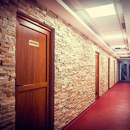 Perla Hotel Slănic-Moldova Eksteriør billede