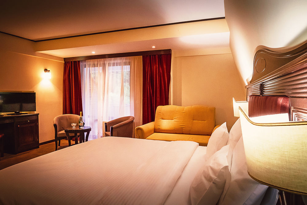 Perla Hotel Slănic-Moldova Eksteriør billede